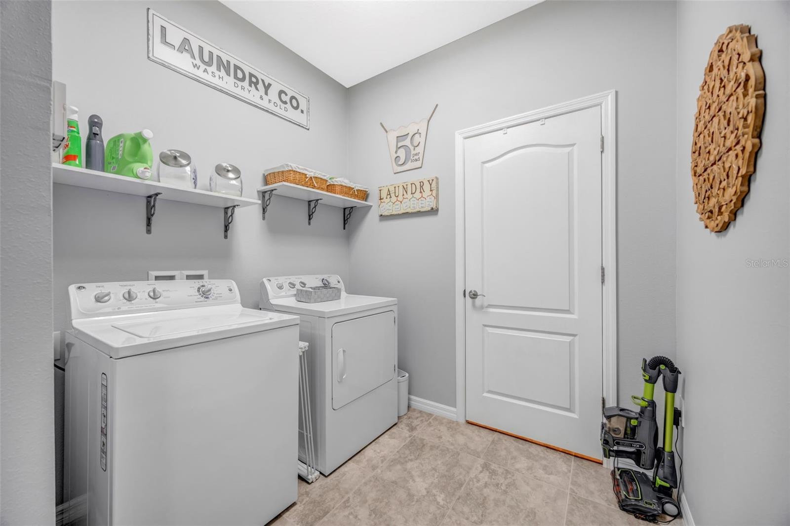 Image 54 of 77 For 5652 Fisher Glen Loop