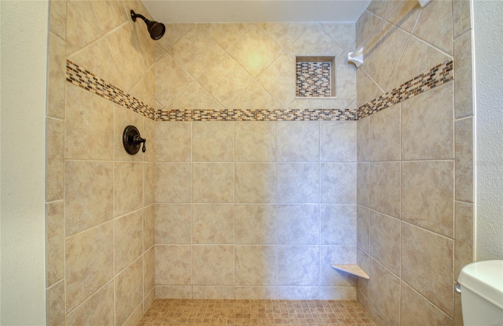 Image 13 of 27 For 6125 113th Street 508