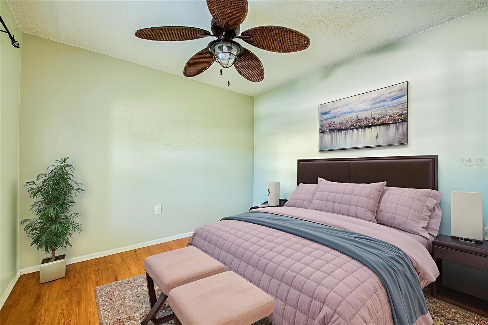 Image 16 of 27 For 6125 113th Street 508