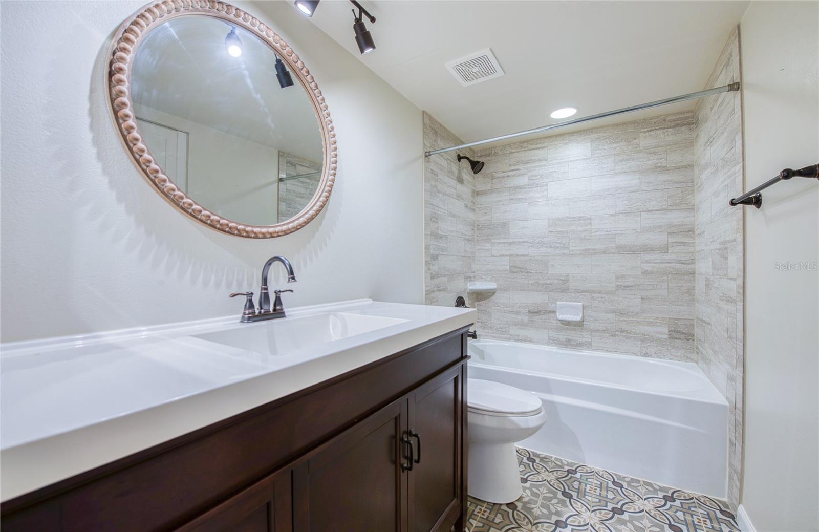 Image 18 of 27 For 6125 113th Street 508