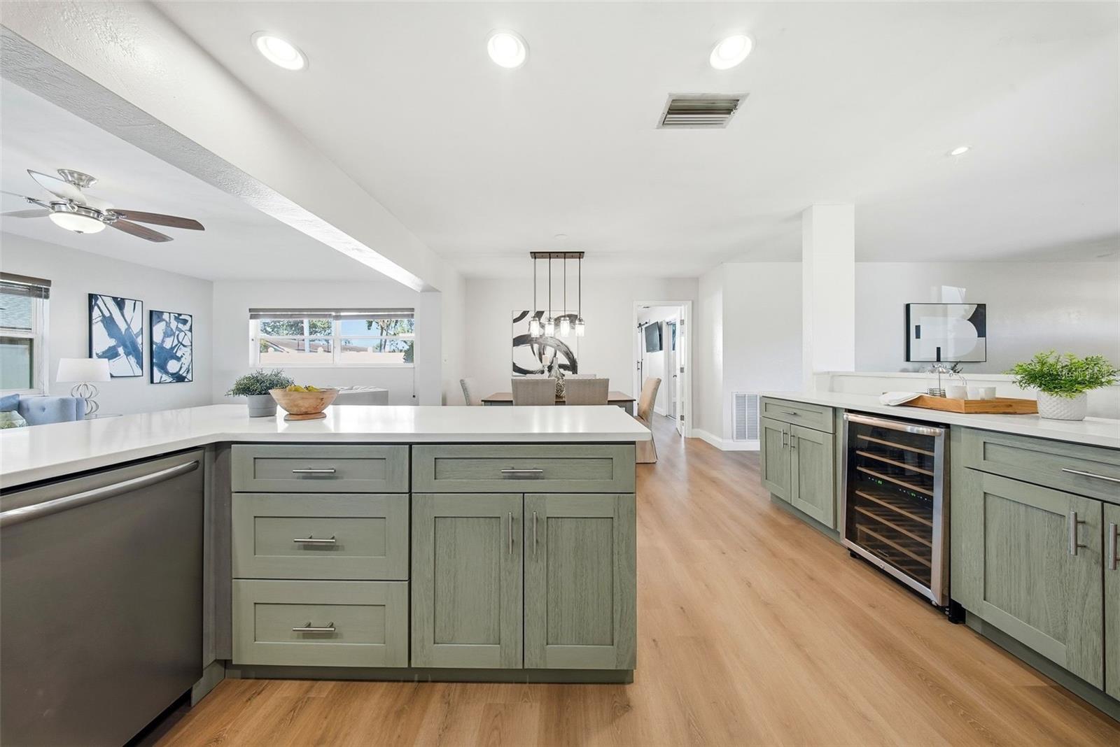 Image 12 of 39 For 4090 14th Lane Ne