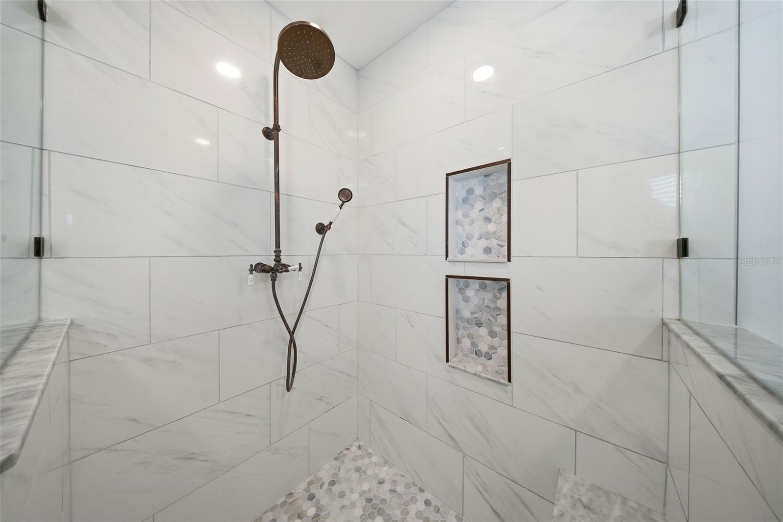 Image 22 of 39 For 4090 14th Lane Ne