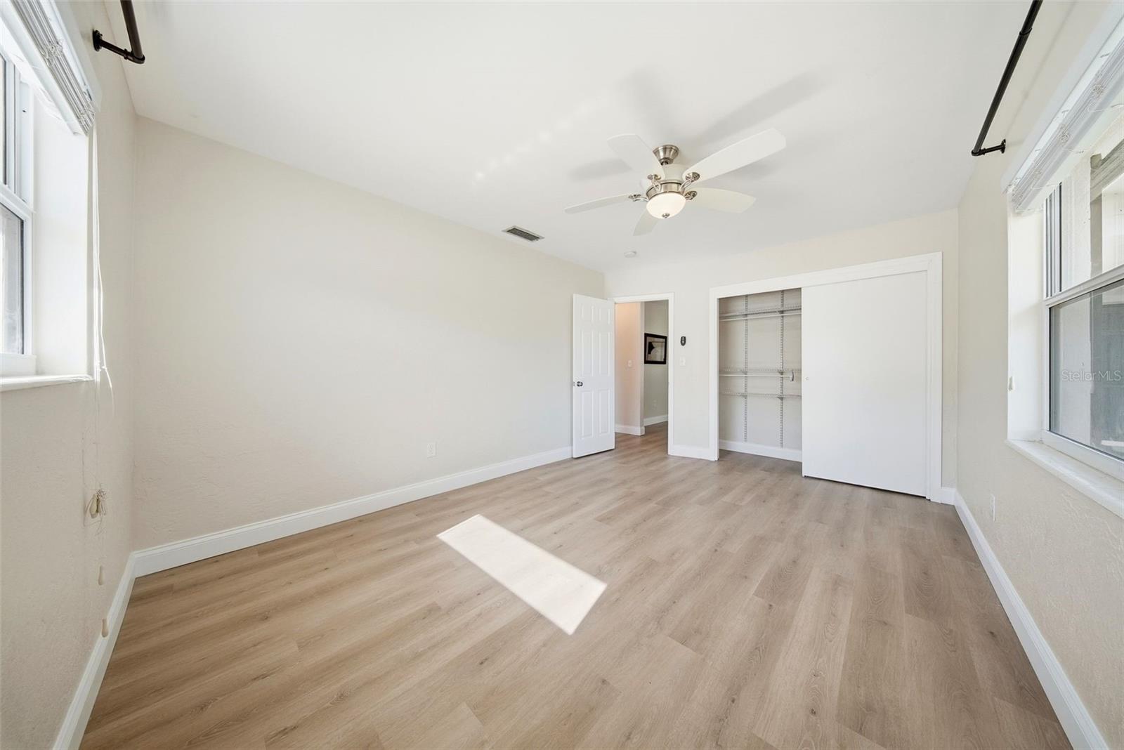 Image 24 of 39 For 4090 14th Lane Ne