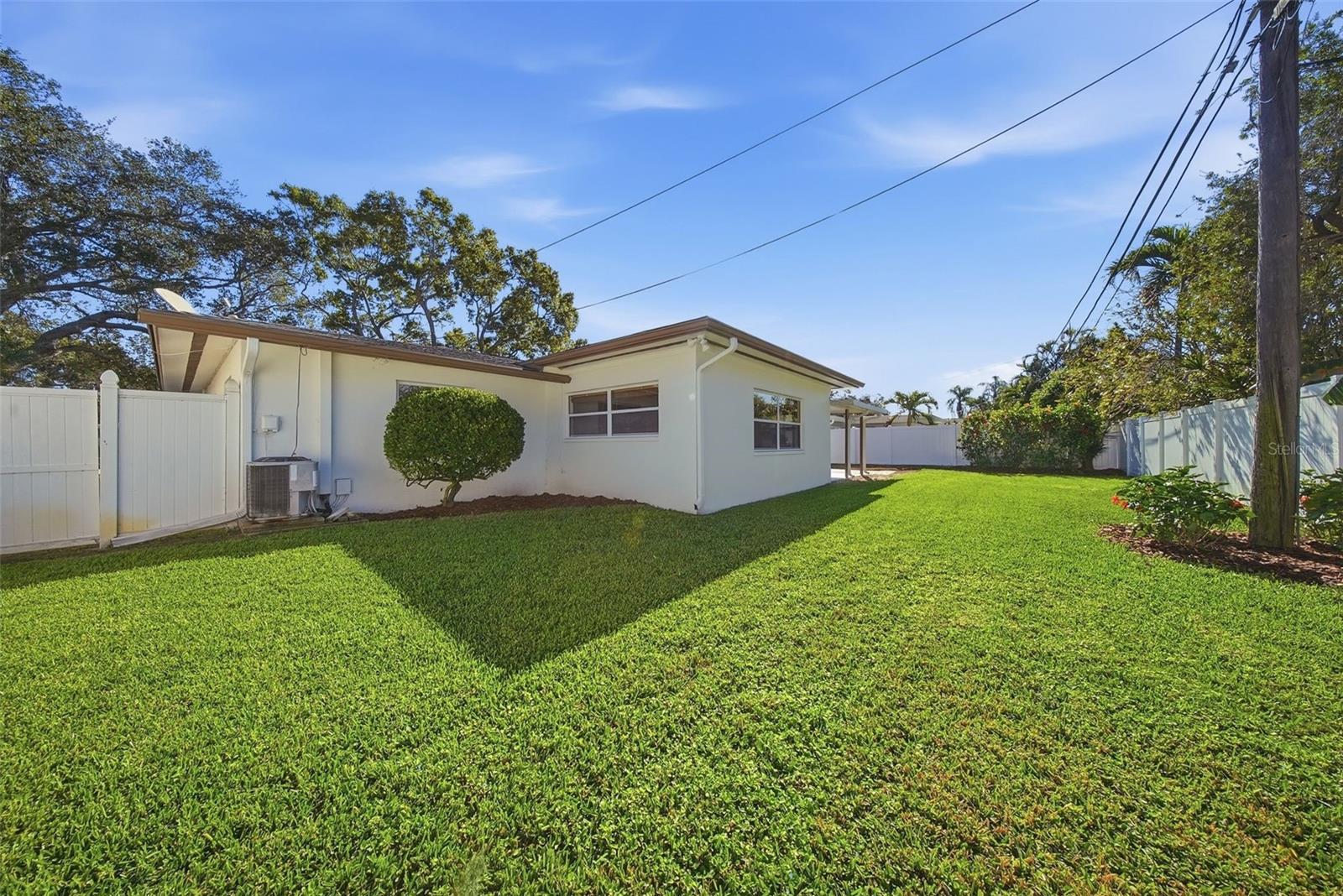 Image 32 of 39 For 4090 14th Lane Ne