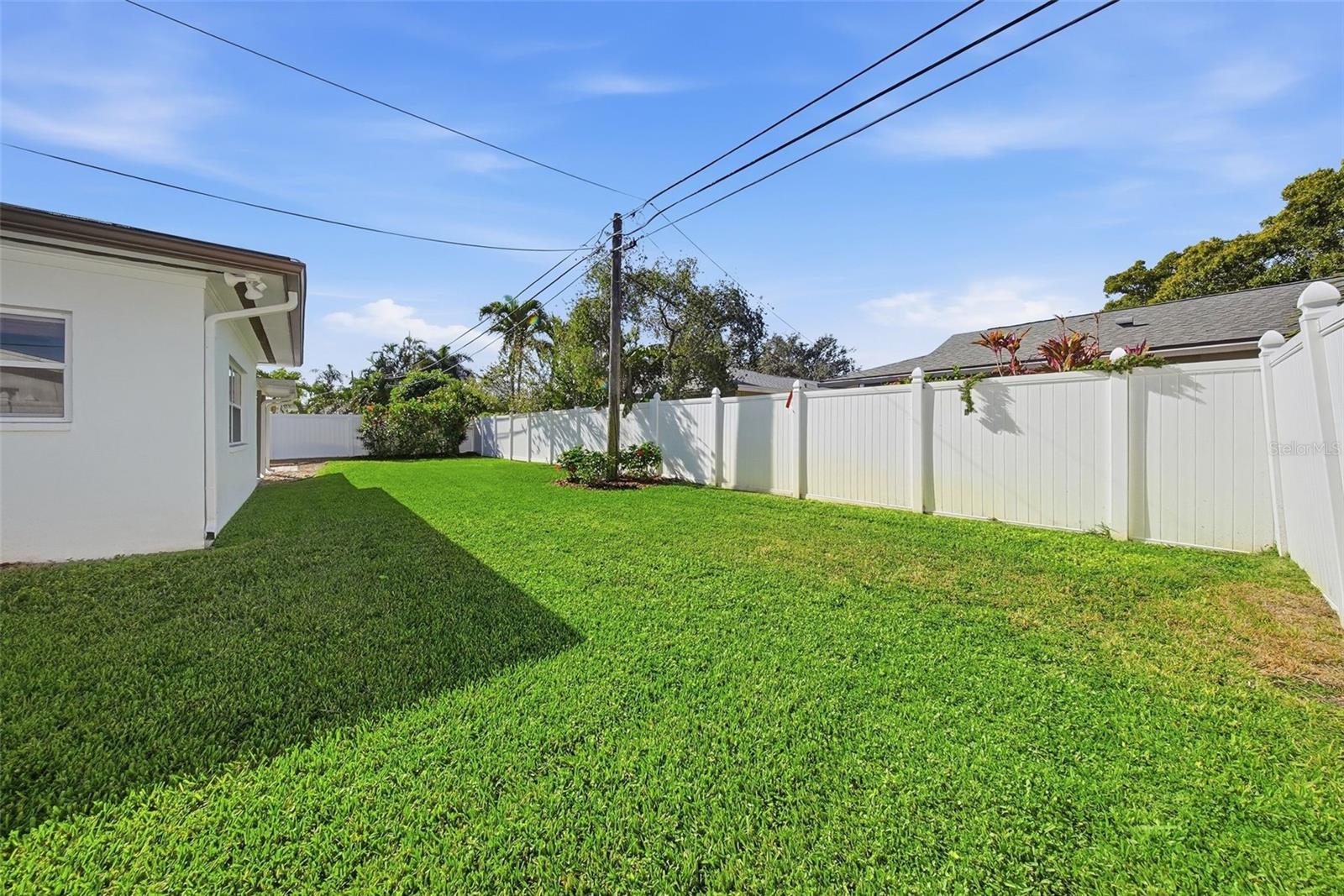 Image 33 of 39 For 4090 14th Lane Ne