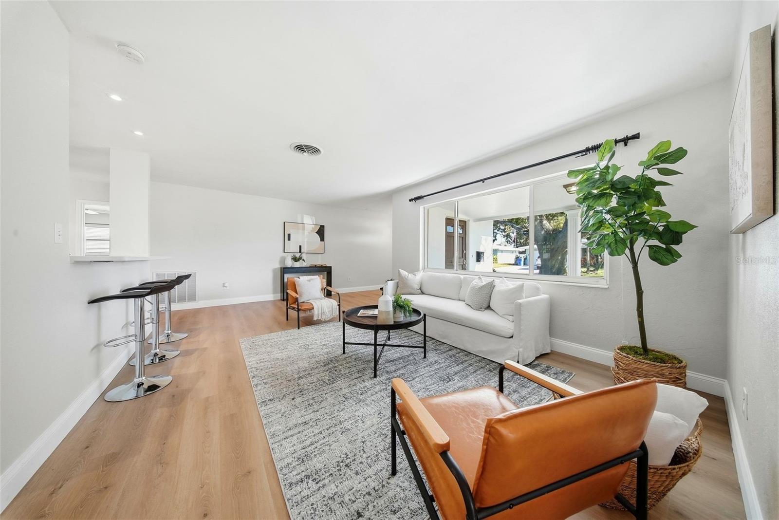 Image 5 of 39 For 4090 14th Lane Ne