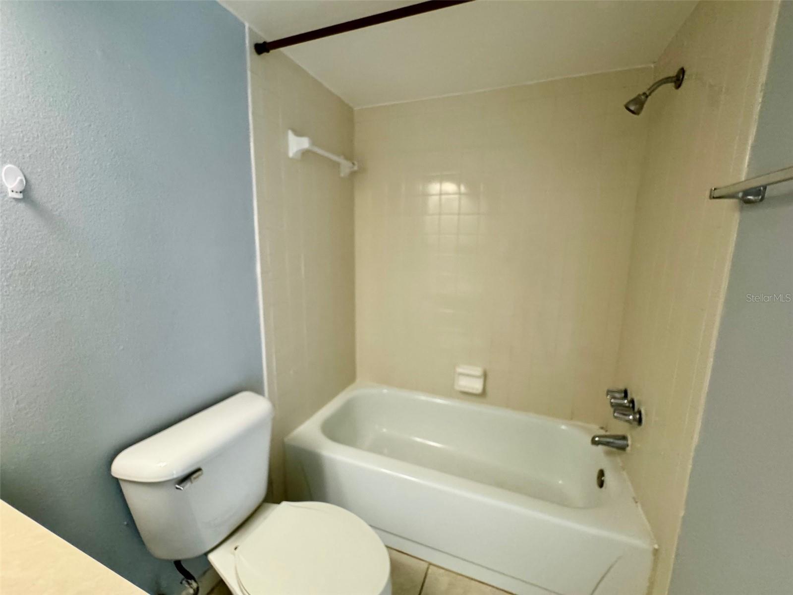 Image 18 of 21 For 5023 Terrace Palms Circle 202