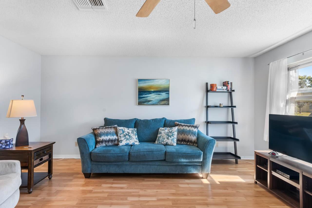 Image 5 of 47 For 401 Faraday Trail A