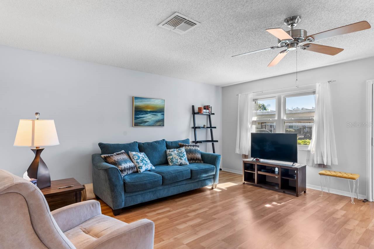 Image 6 of 47 For 401 Faraday Trail A