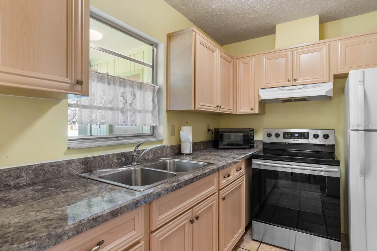 Image 8 of 47 For 401 Faraday Trail A