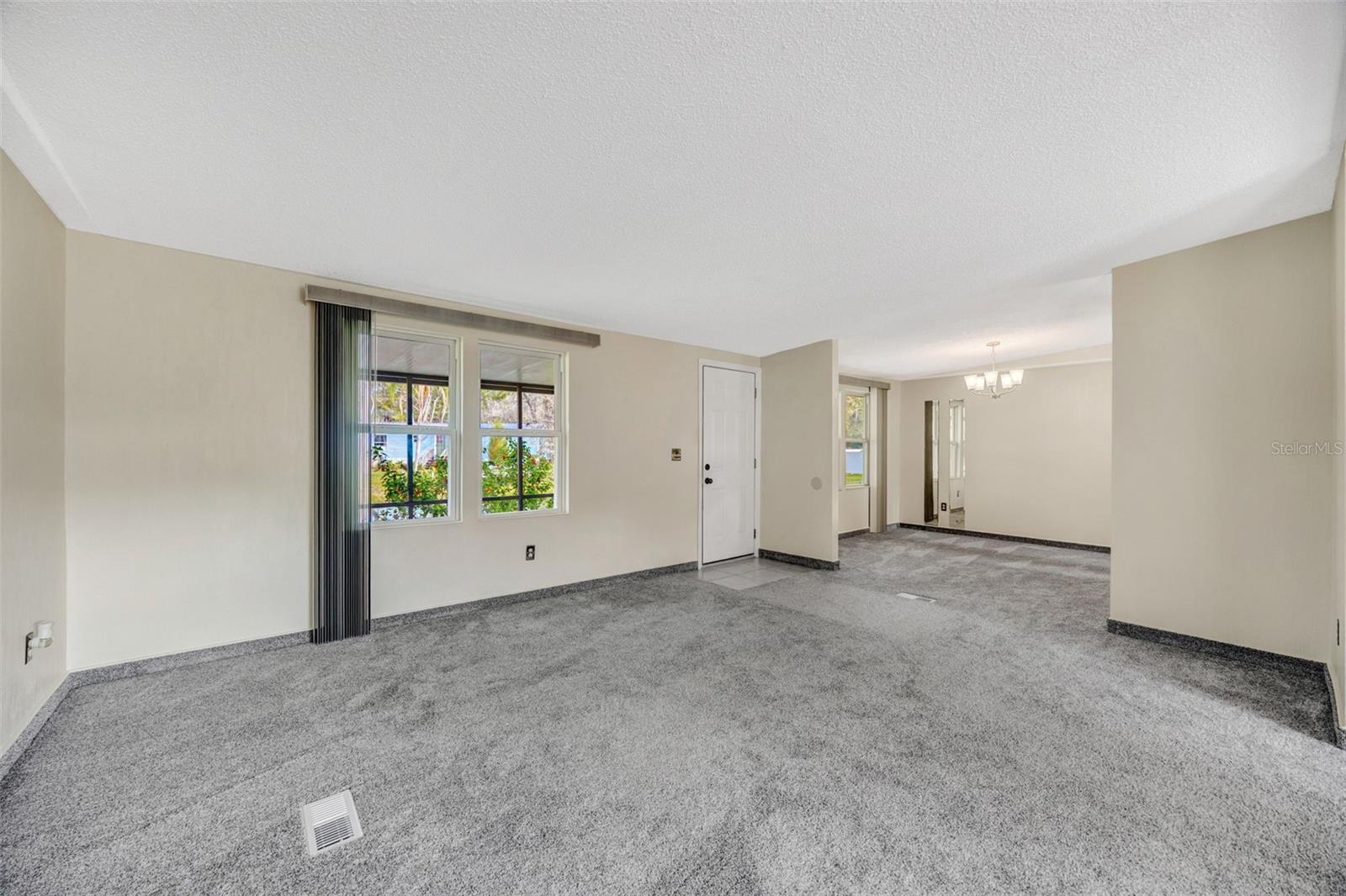 Image 14 of 39 For 15615 Willowdale Road