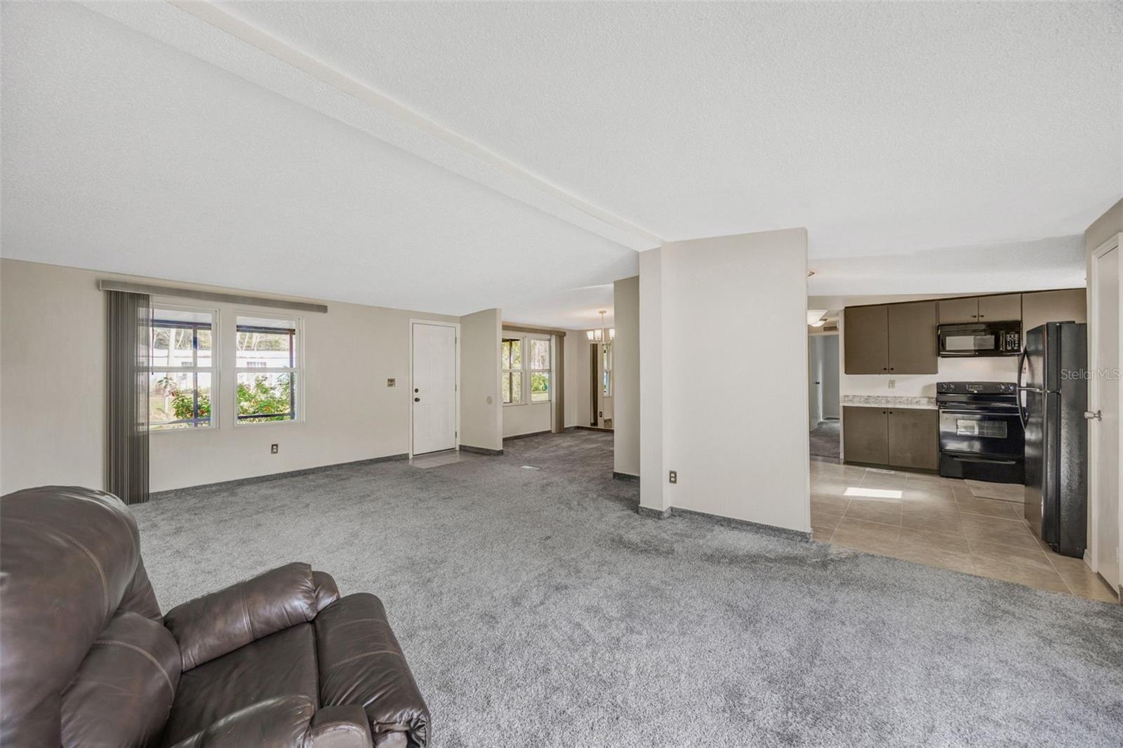 Image 15 of 39 For 15615 Willowdale Road