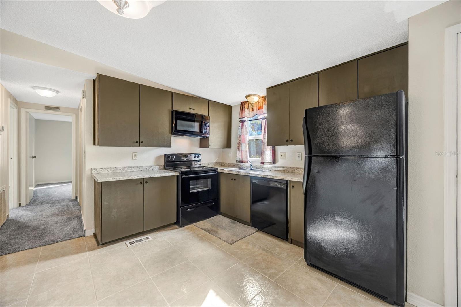 Image 17 of 39 For 15615 Willowdale Road