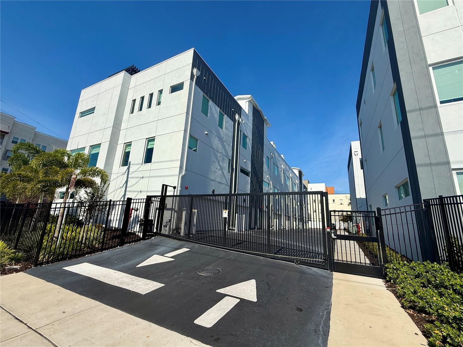 Image 22 of 24 For 859 6th Avenue S