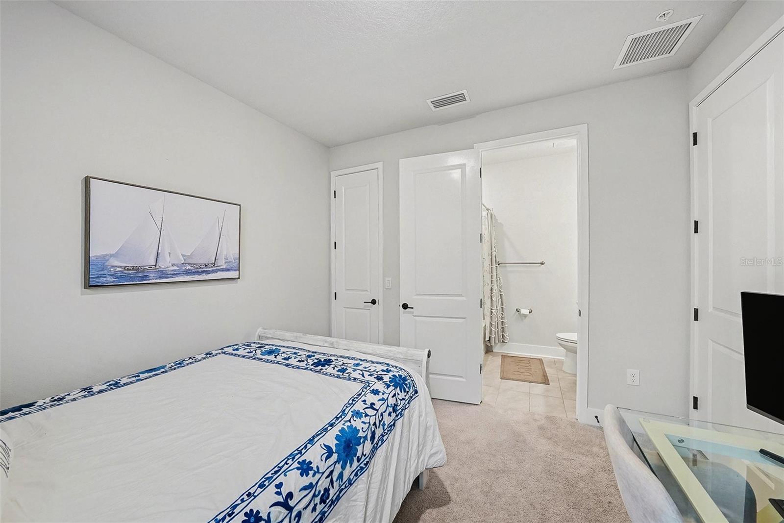 Image 20 of 26 For 2511 Grady Avenue 26