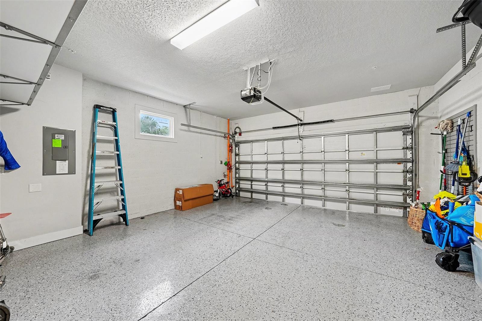 Image 24 of 26 For 2511 Grady Avenue 26