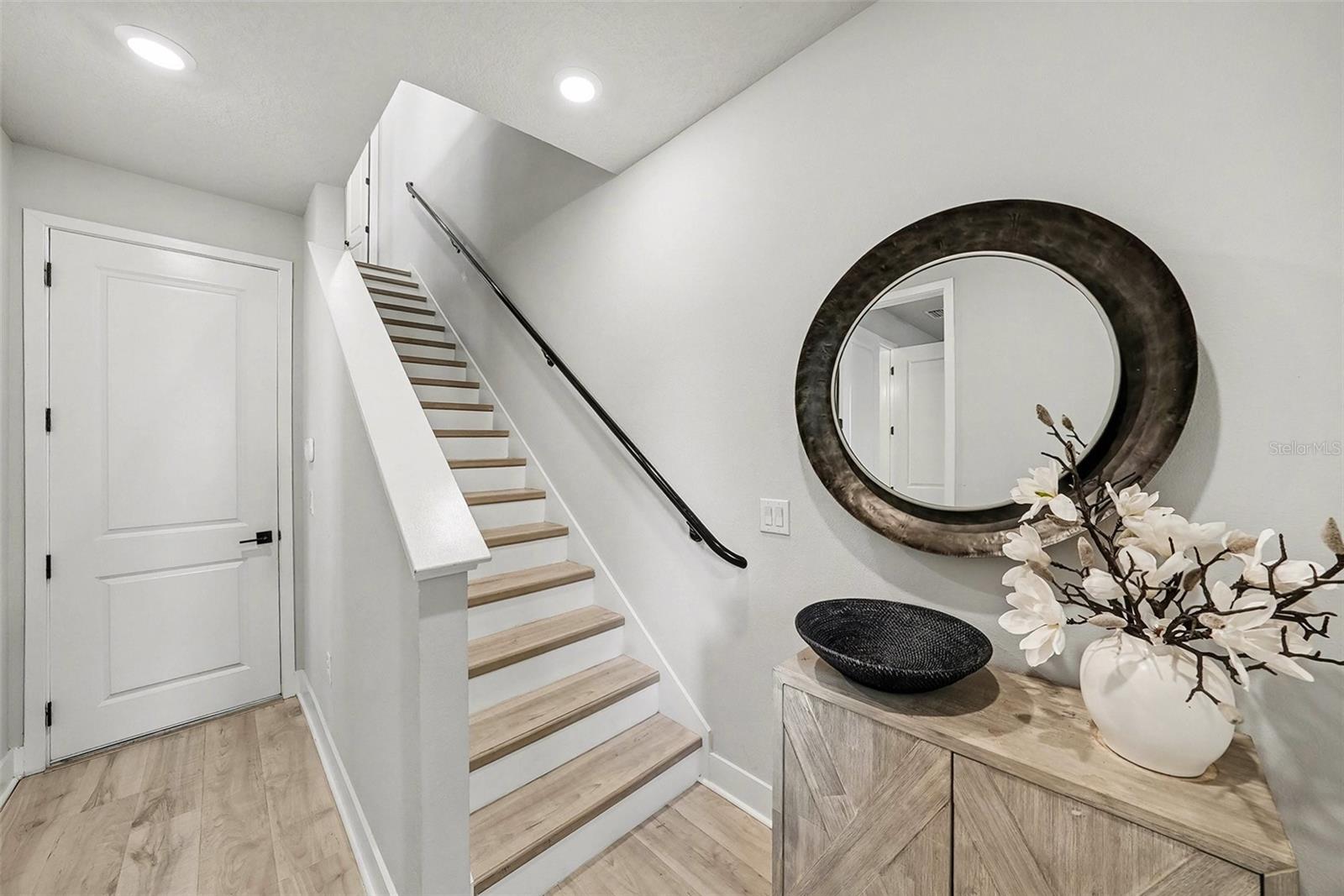 Image 4 of 26 For 2511 Grady Avenue 26