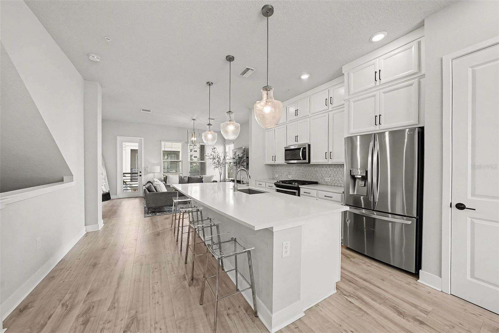 Image 9 of 26 For 2511 Grady Avenue 26