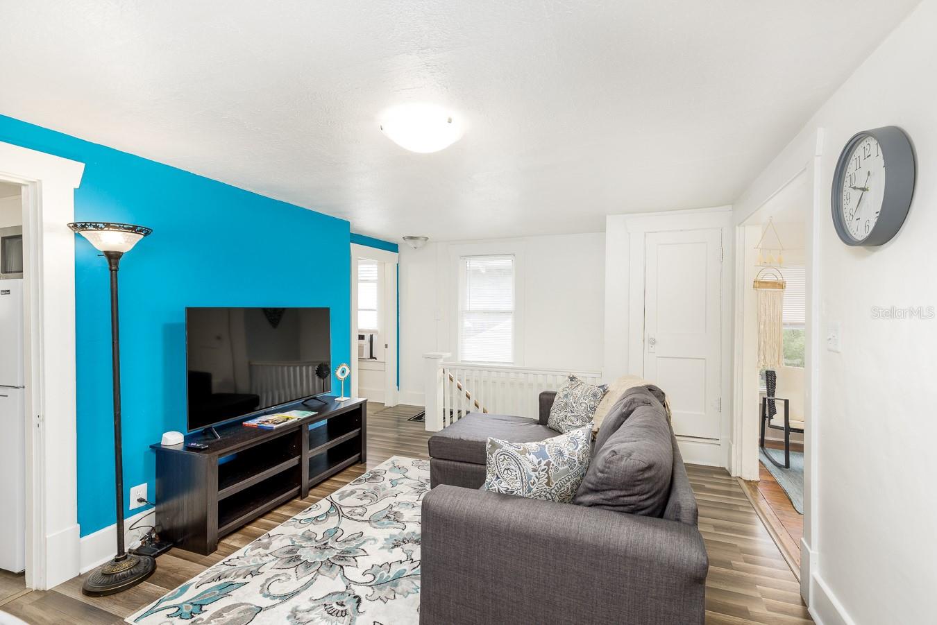 Image 21 of 27 For 1043 7th Avenue N