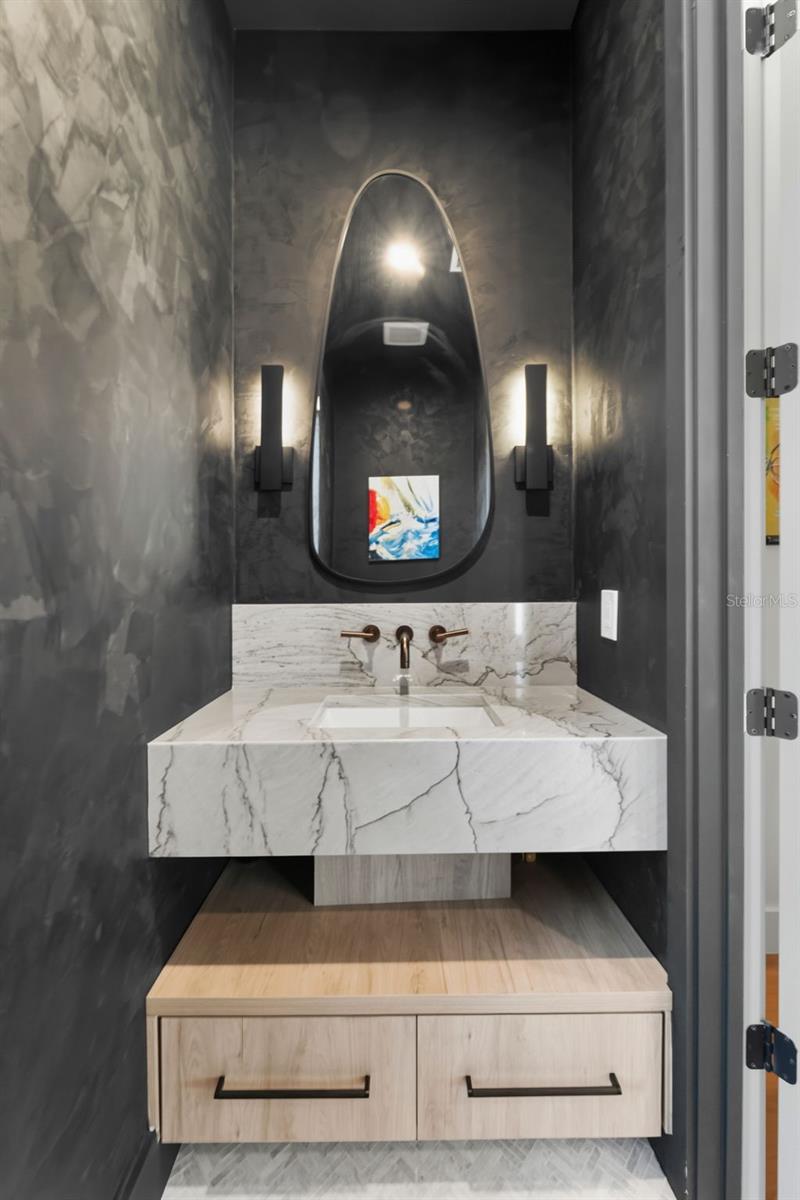 Image 16 of 35 For 2502 Highland Avenue 2