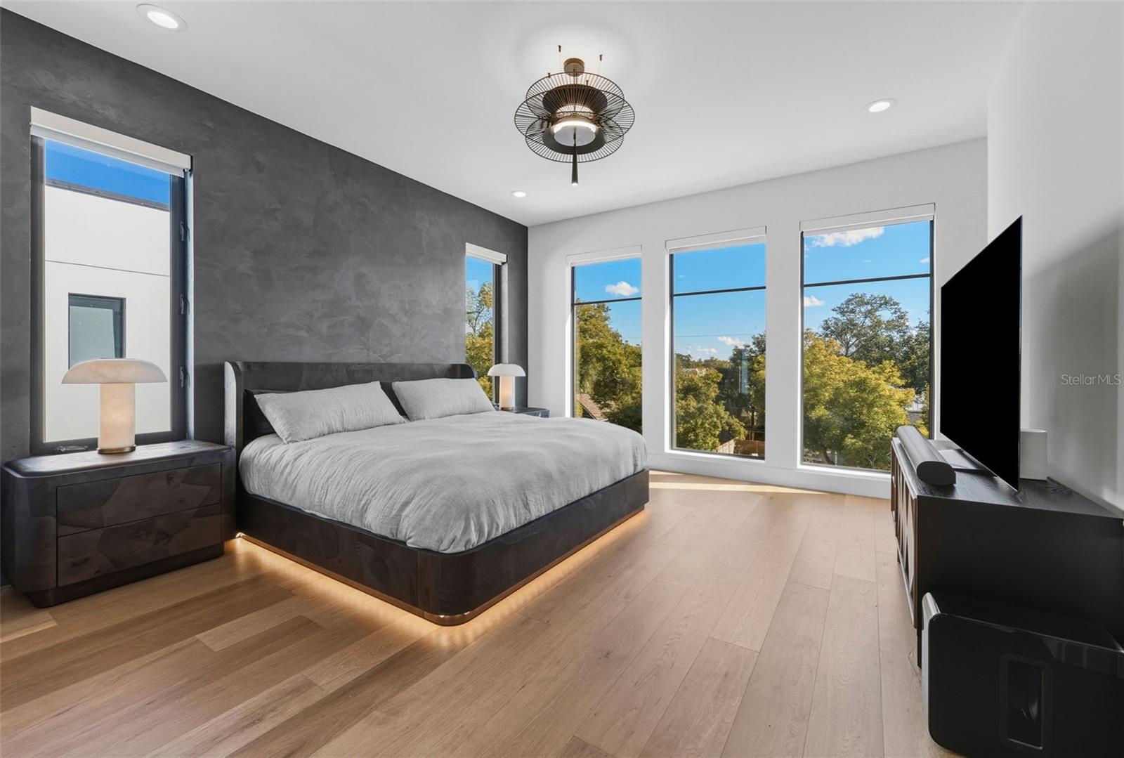 Image 17 of 35 For 2502 Highland Avenue 2