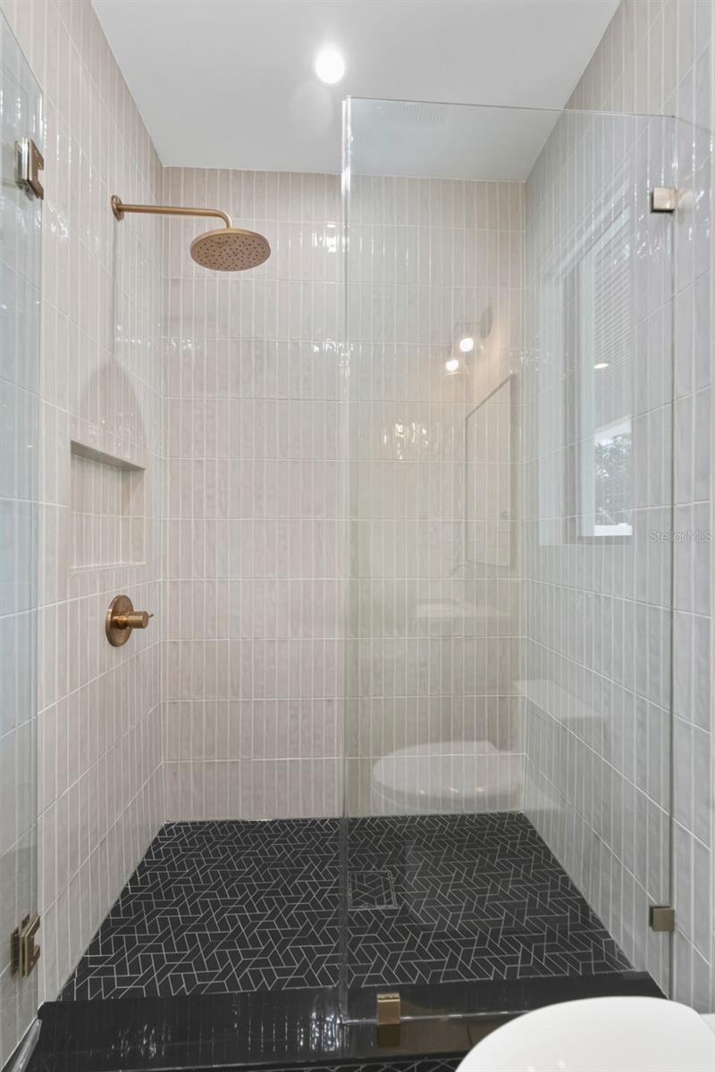 Image 28 of 35 For 2502 Highland Avenue 2