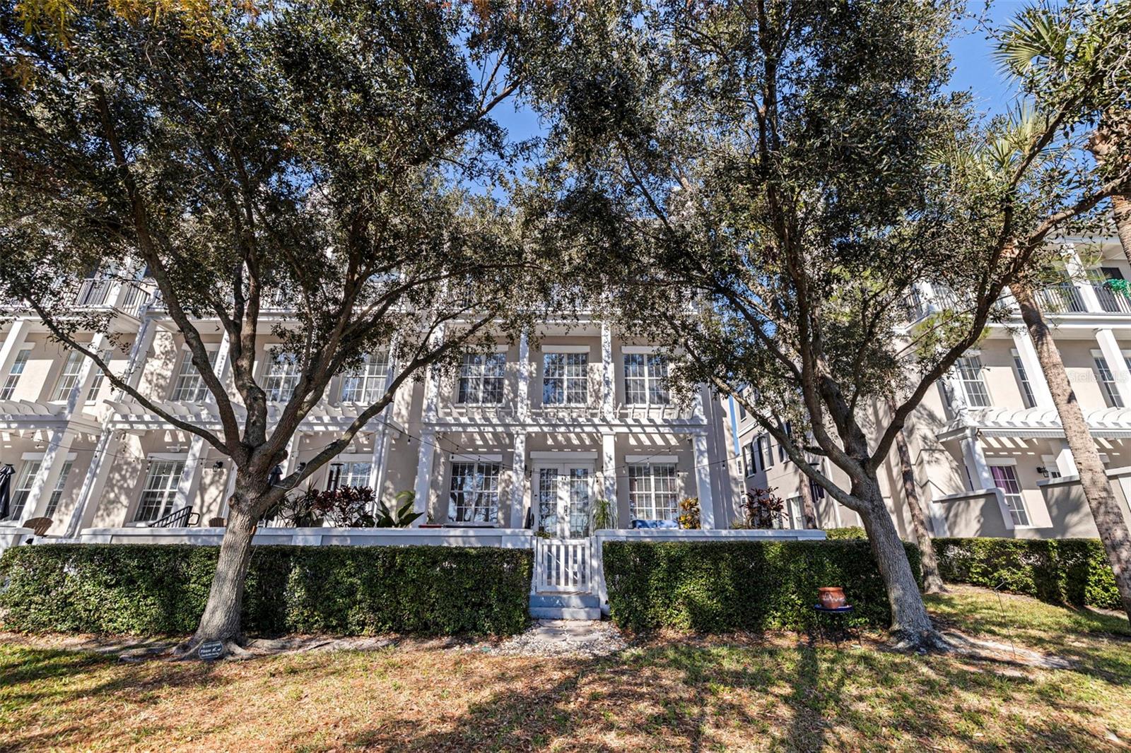 Image 47 of 67 For 260 Newbury Place N