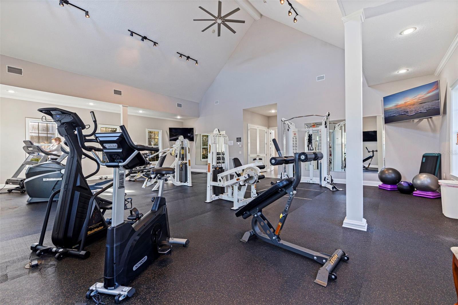 Image 54 of 67 For 260 Newbury Place N