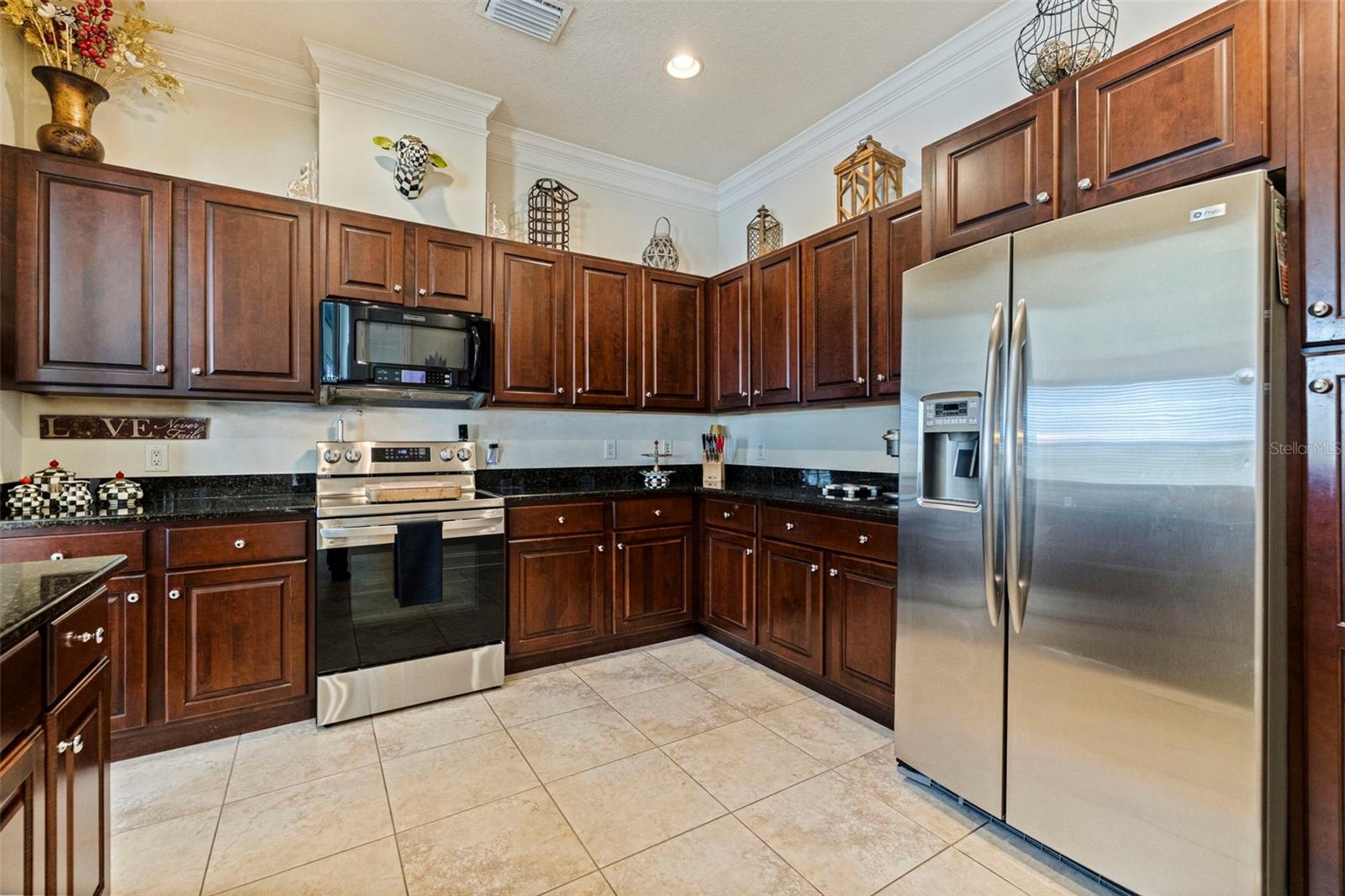 Image 7 of 67 For 260 Newbury Place N