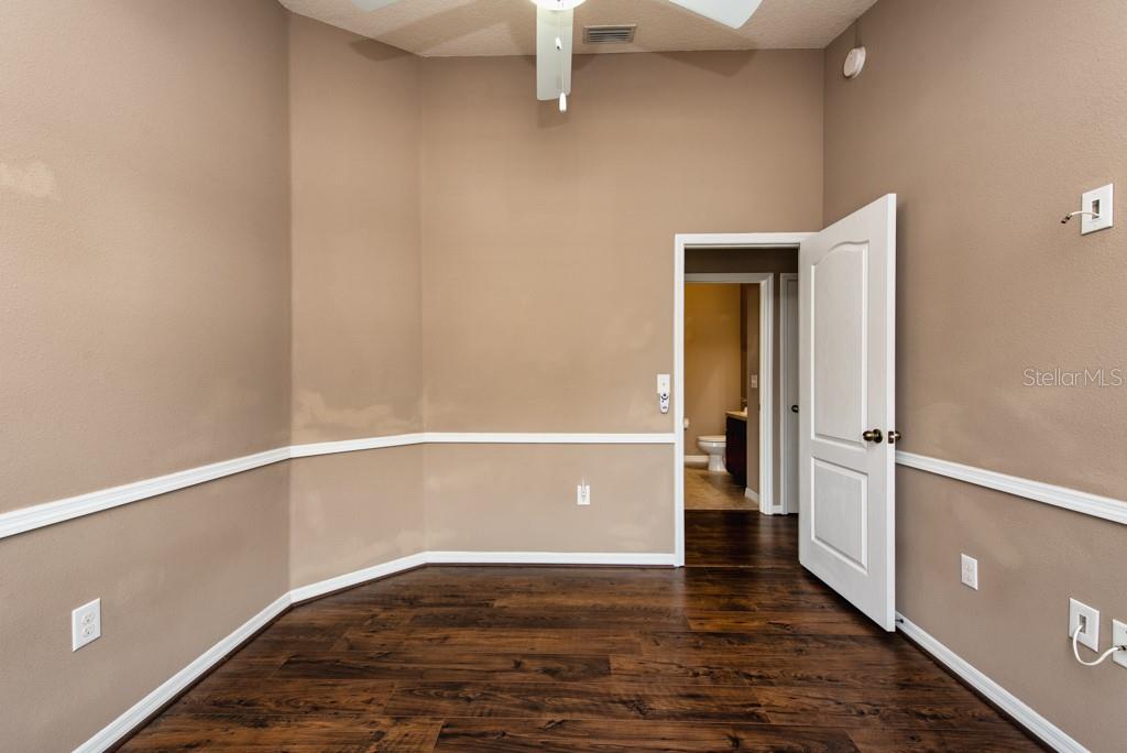 Image 24 of 41 For 7525 Red Mill Circle