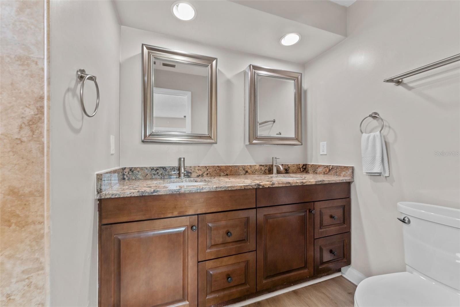 Image 21 of 34 For 2230 El De Oro Drive