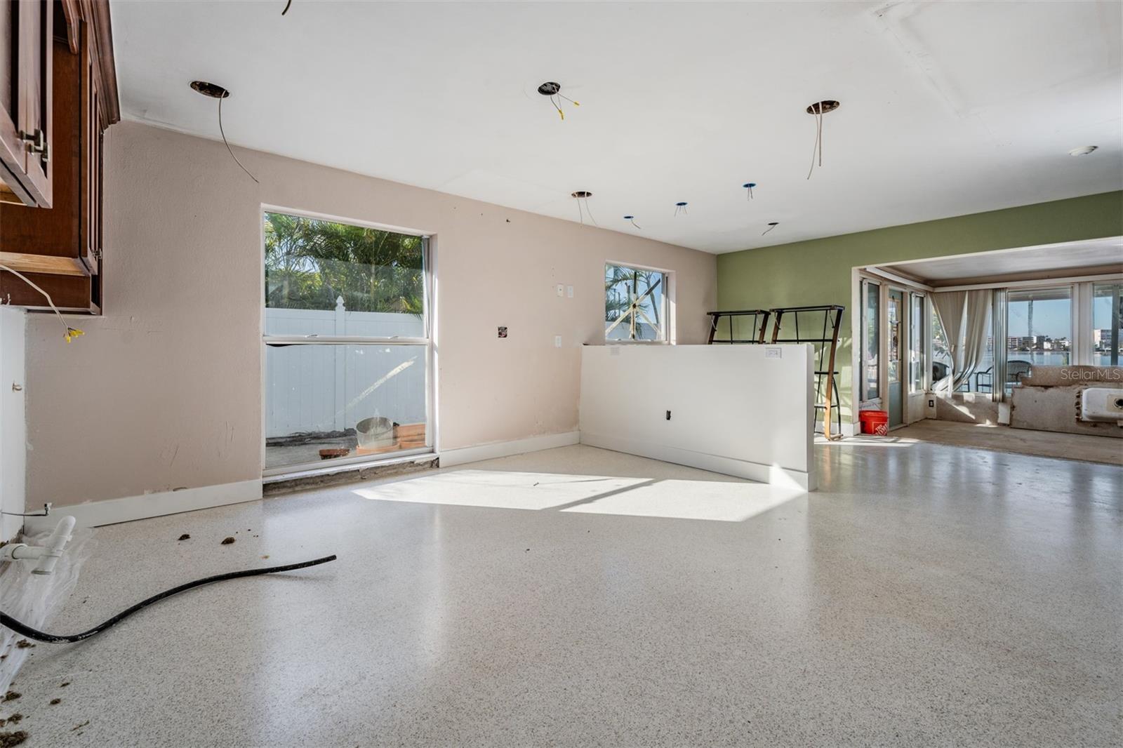 Image 12 of 47 For 1854 Dolphin Boulevard S