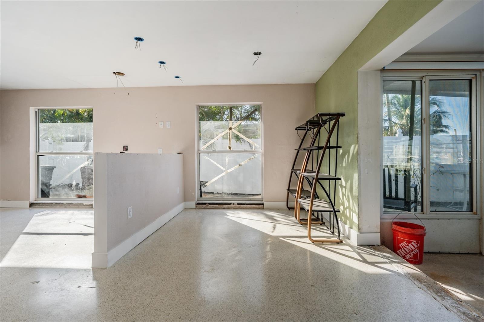 Image 15 of 47 For 1854 Dolphin Boulevard S