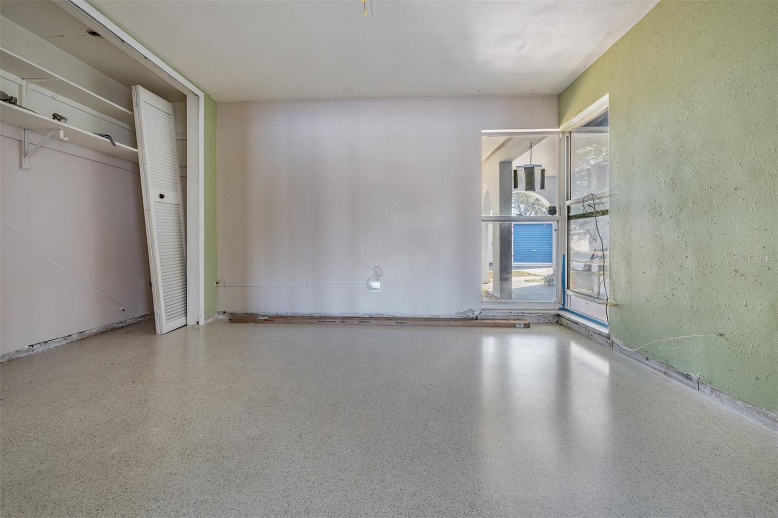 Image 21 of 47 For 1854 Dolphin Boulevard S