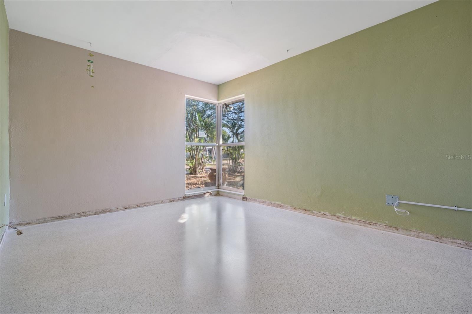 Image 24 of 47 For 1854 Dolphin Boulevard S