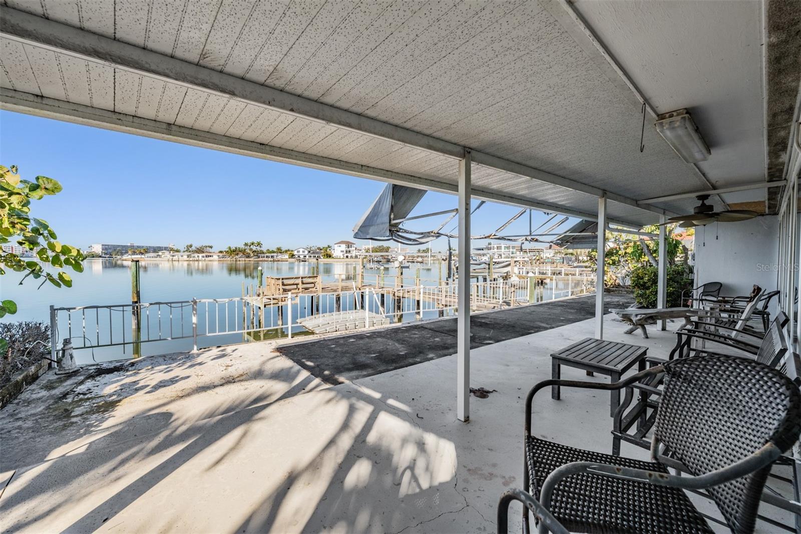 Image 25 of 47 For 1854 Dolphin Boulevard S