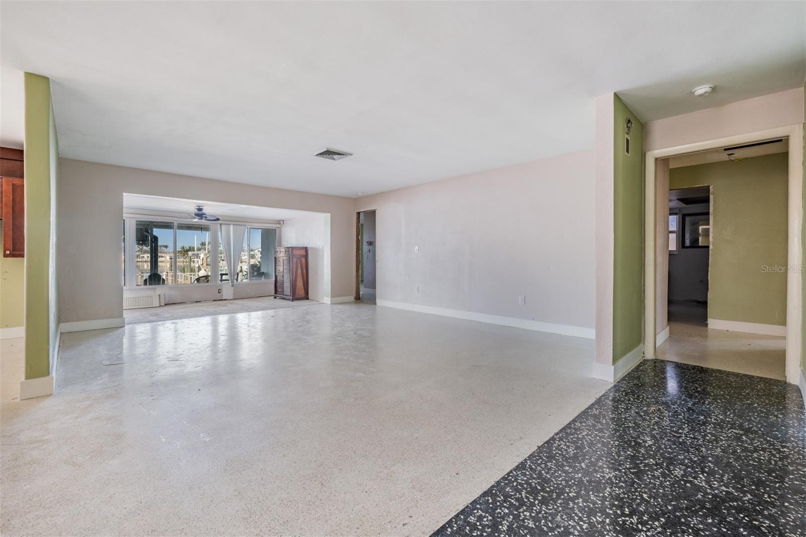 Image 6 of 47 For 1854 Dolphin Boulevard S