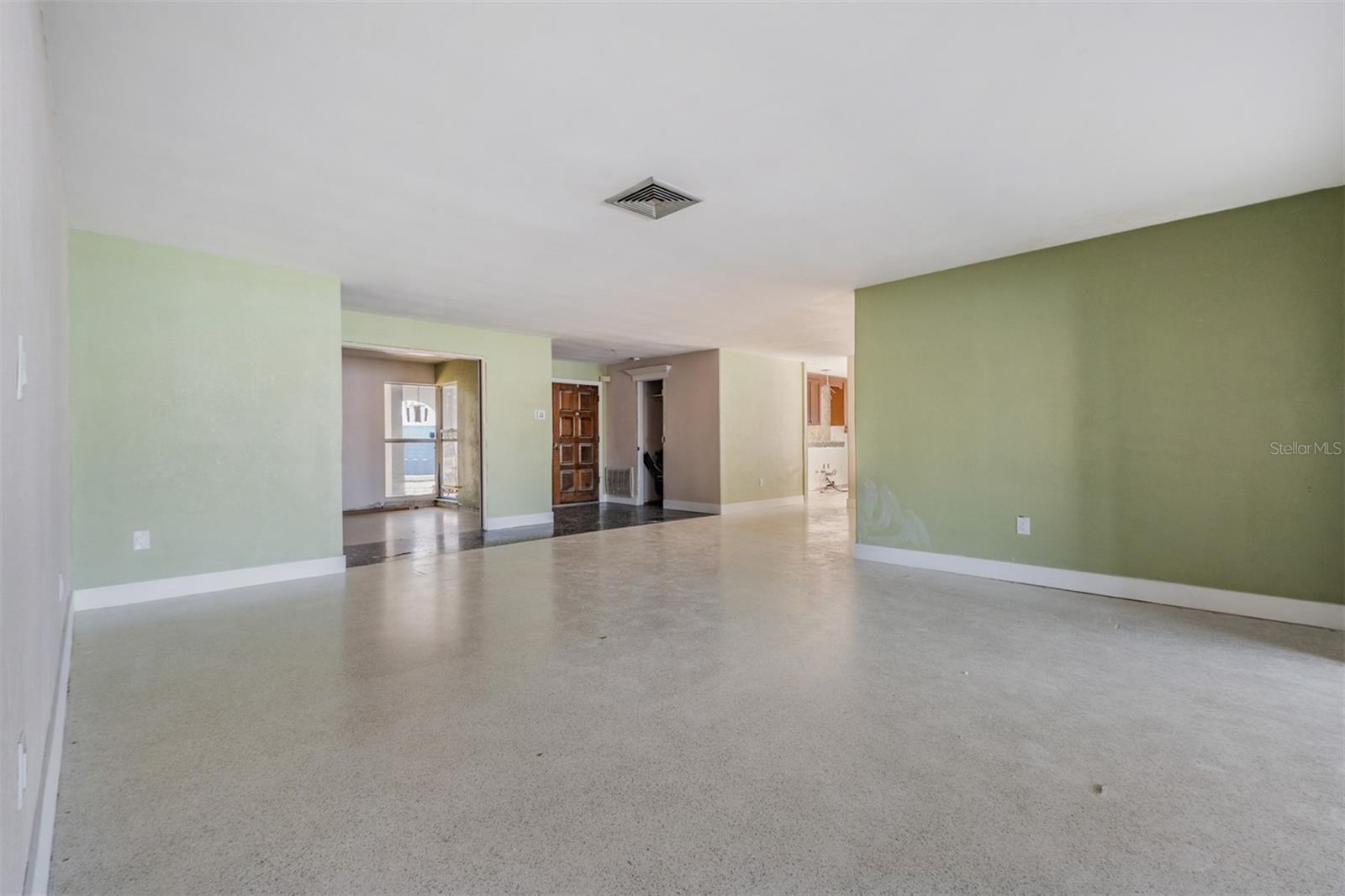 Image 7 of 47 For 1854 Dolphin Boulevard S