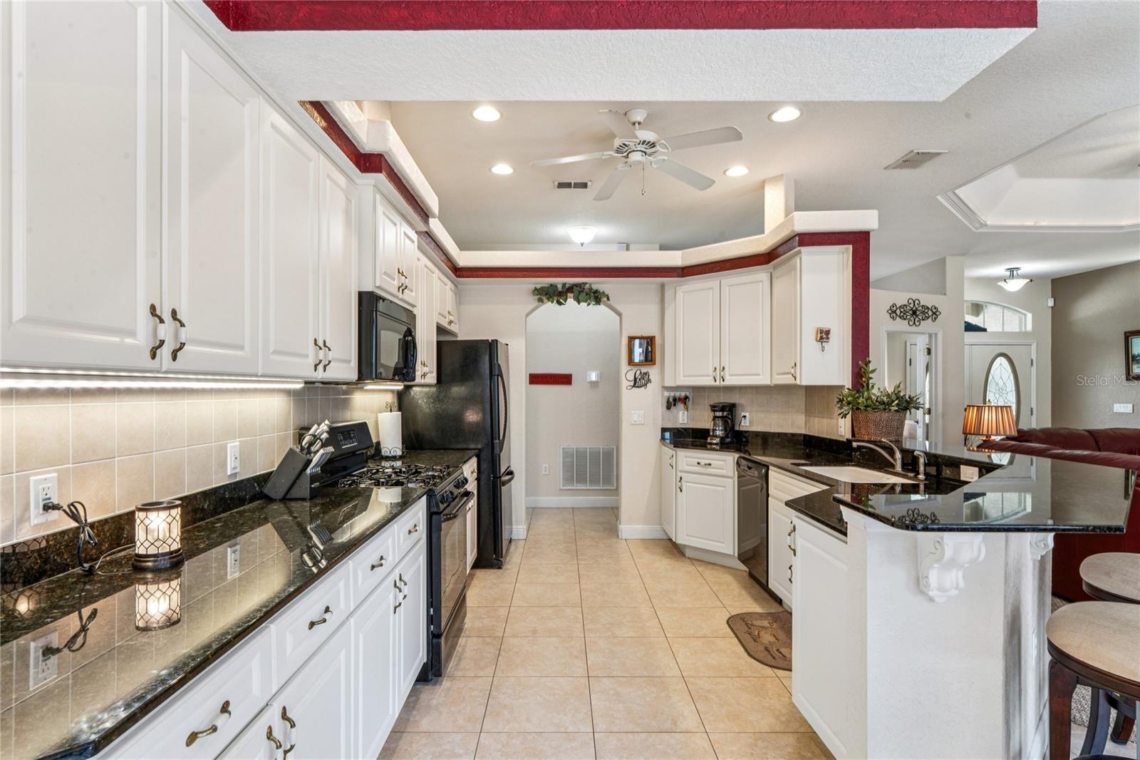 Image 26 of 74 For 7049 Poppas Pass