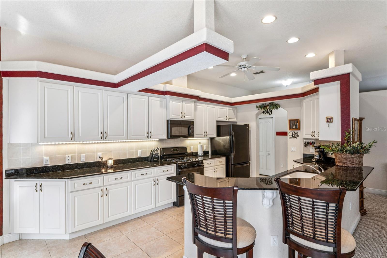 Image 27 of 74 For 7049 Poppas Pass