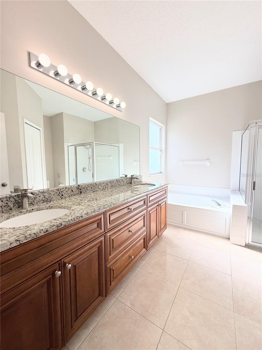 Image 14 of 26 For 10301 Goldenbrook Way