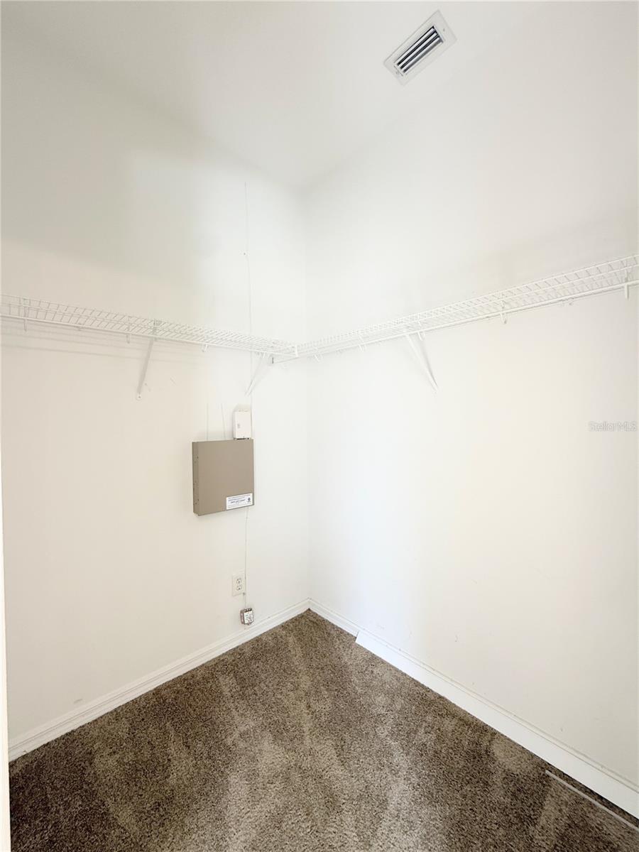 Image 17 of 26 For 10301 Goldenbrook Way