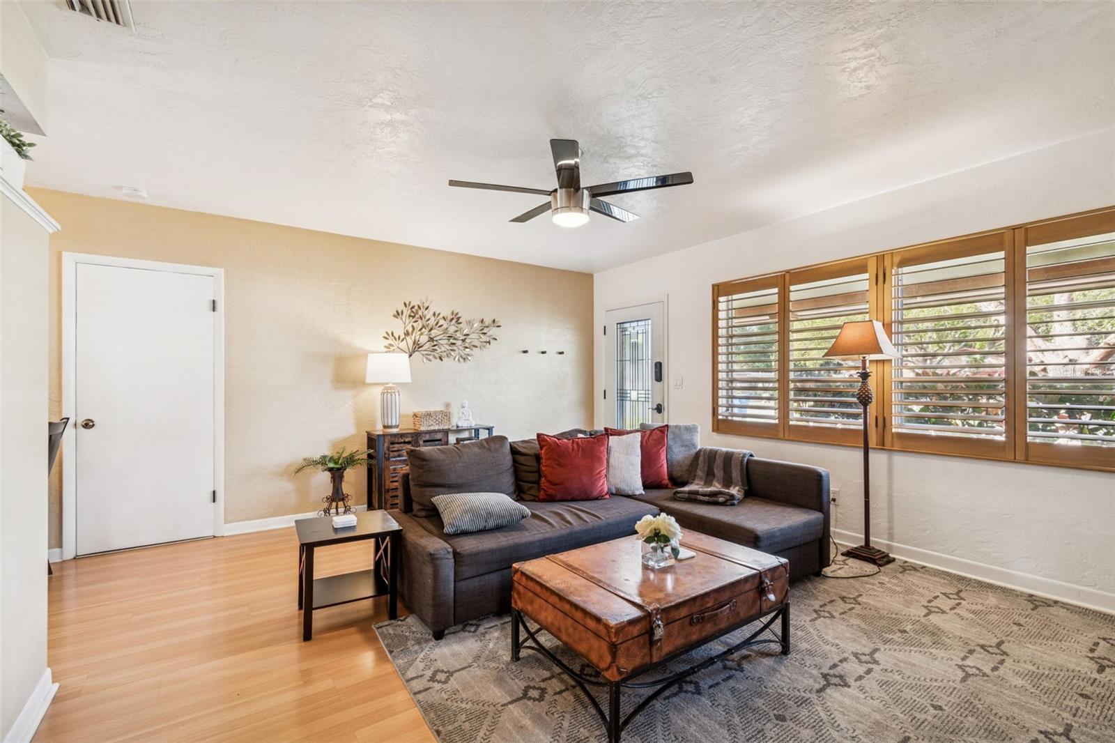 Image 11 of 50 For 614 12th Street Nw