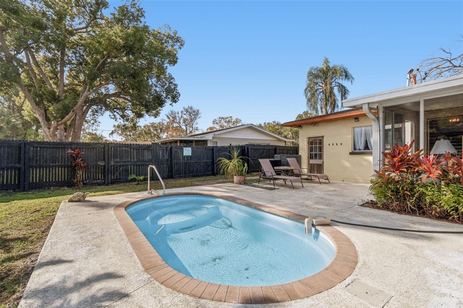 Image 37 of 50 For 614 12th Street Nw