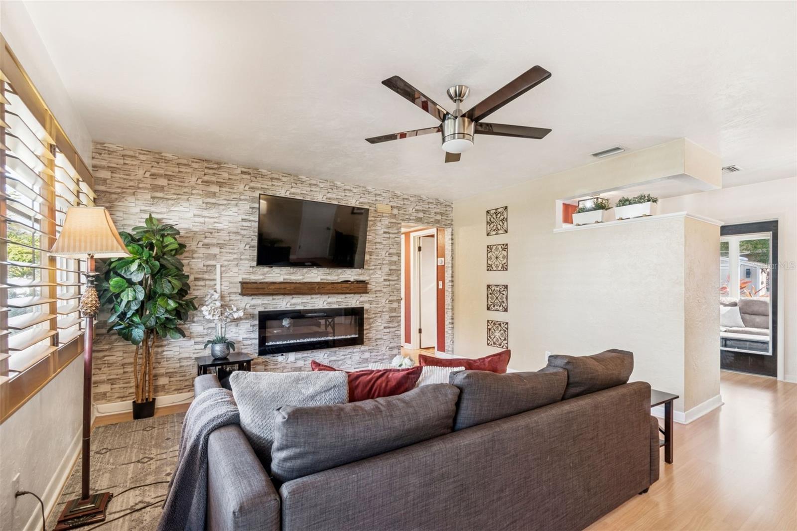 Image 9 of 50 For 614 12th Street Nw