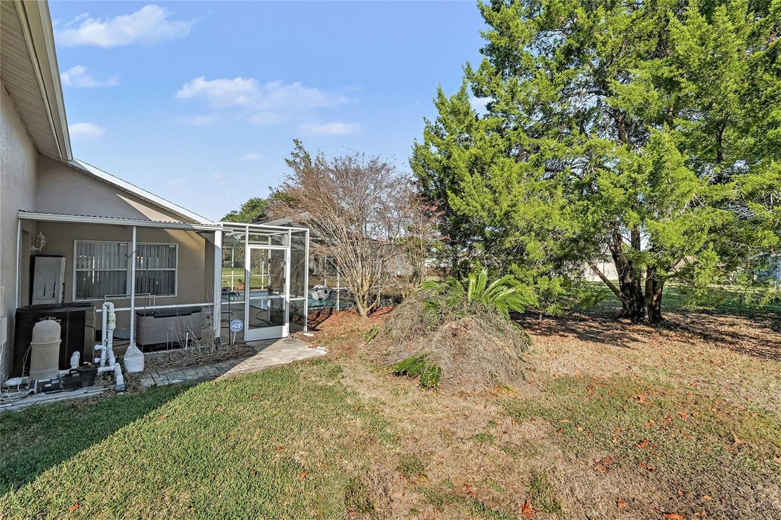 Listing photo id 9 for 14033 Newcastle Avenue