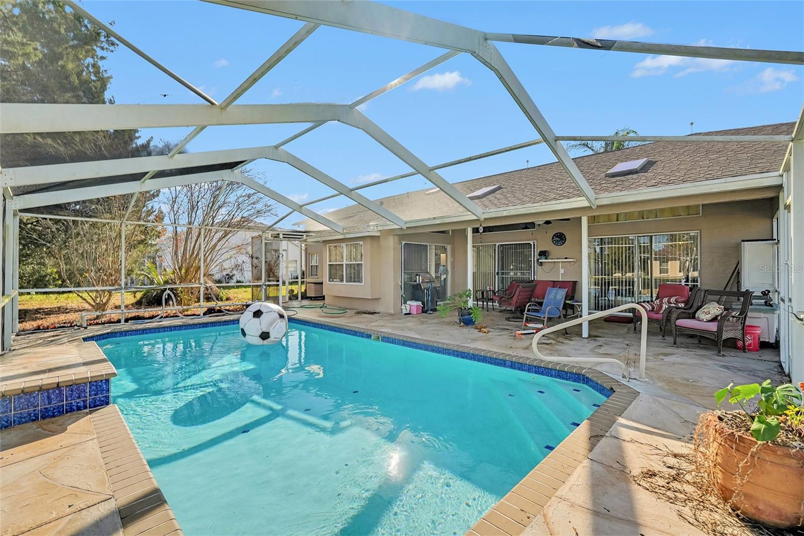 Listing photo id 0 for 14033 Newcastle Avenue