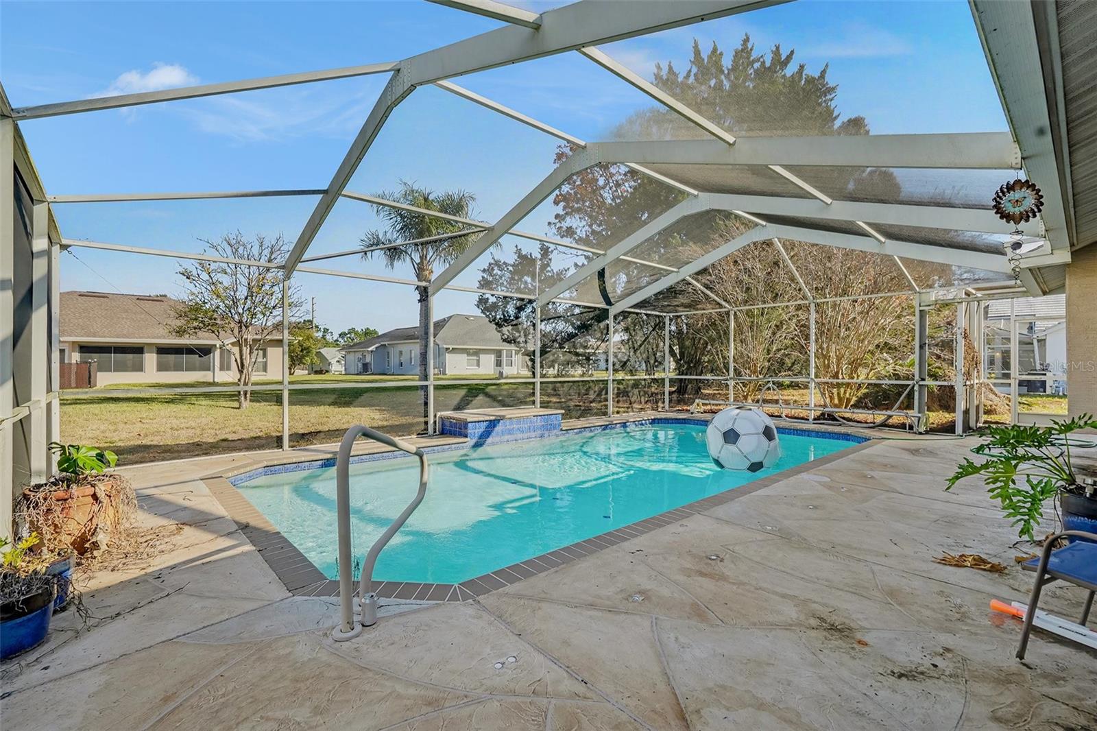 Listing photo id 3 for 14033 Newcastle Avenue