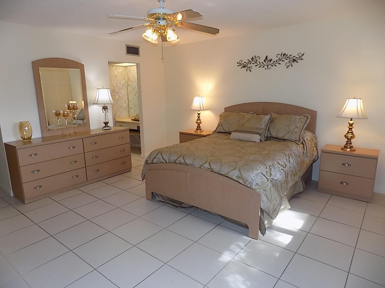 Image 6 of 24 For 2101 Sunset Point Road 1502