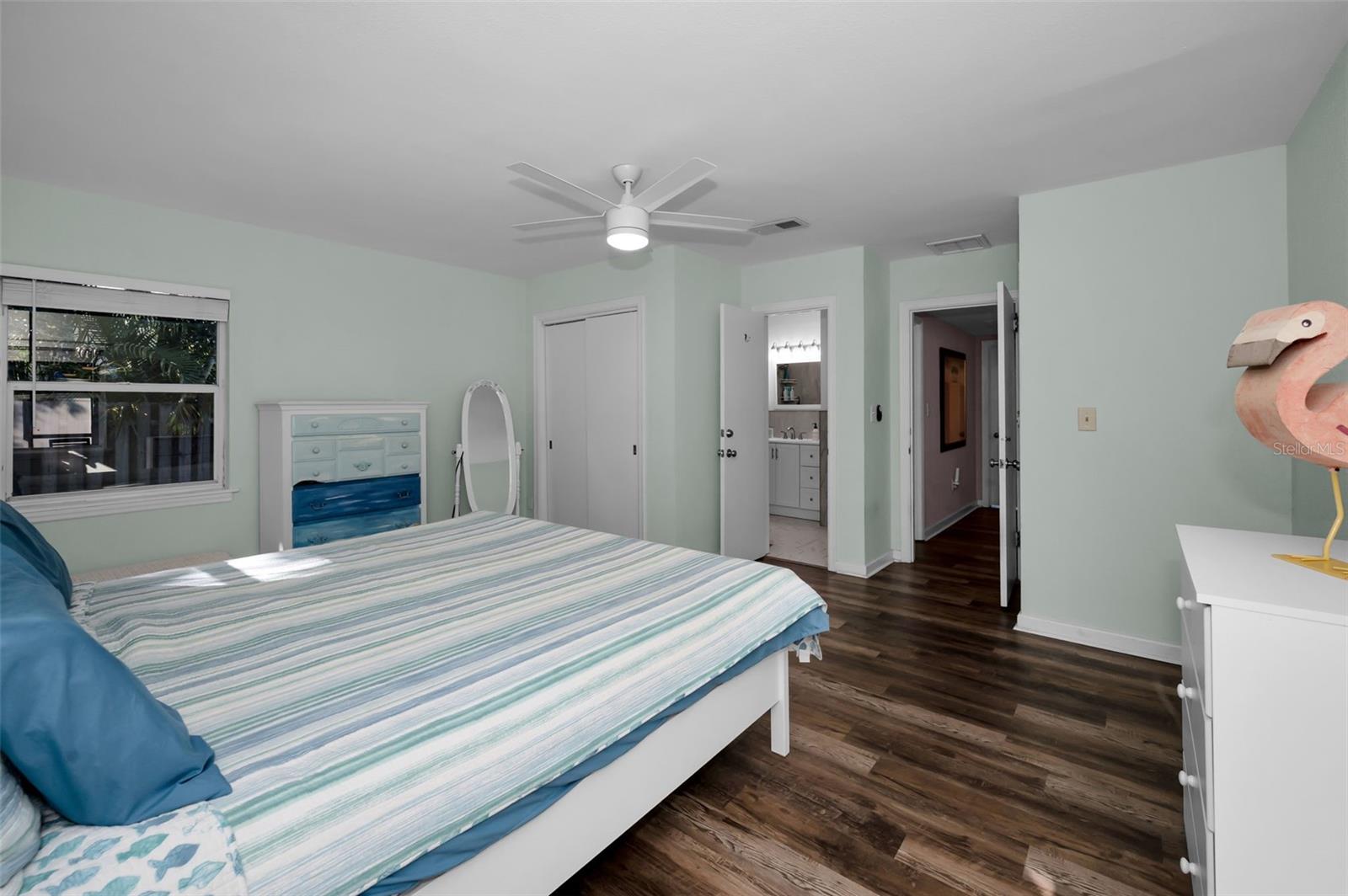 Image 32 of 74 For 245 Garden Circle S